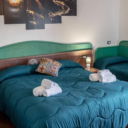 Suite Apartment Taormina بيت ضيافة 4*