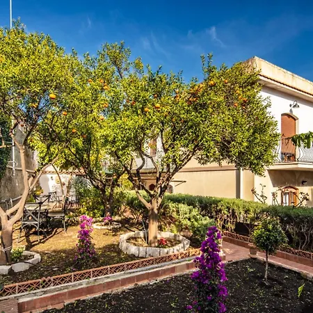 بيت ضيافة Suite Apartment Taormina 4*