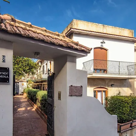 Suite Apartment Taormina بيت ضيافة تاورمينا