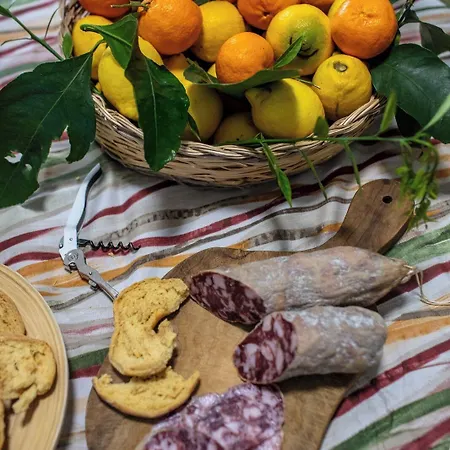 Suite Apartment Taormina بيت ضيافة تاورمينا