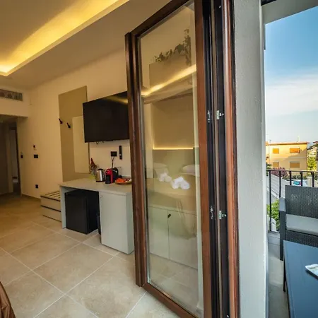 Suite Apartment Taormina Affittacamere 4*